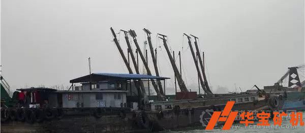 馬鞍山市水警刑警聯手破獲特大犯罪團伙盜采江砂案件抓獲46人！